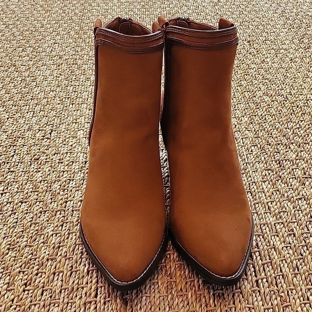 JUST FAB keke faux suede ankle boots. Trimmed in faux leather. Size is 6. - Picture 3 of 12